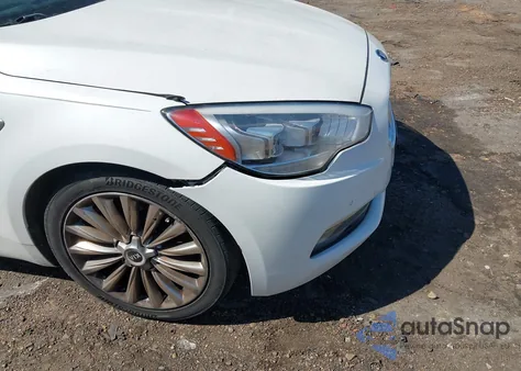 2015 Kia K900 Luxury z USA, uszkodzony, nr VIN KNALW4D41F6021135